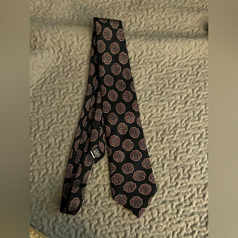 Jonathan Scott Mens Silk Abstract Long Tie Necktie Black and Red